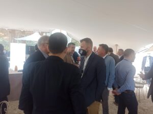 le chef de EUROCOC dans la reunion de VO a Paris